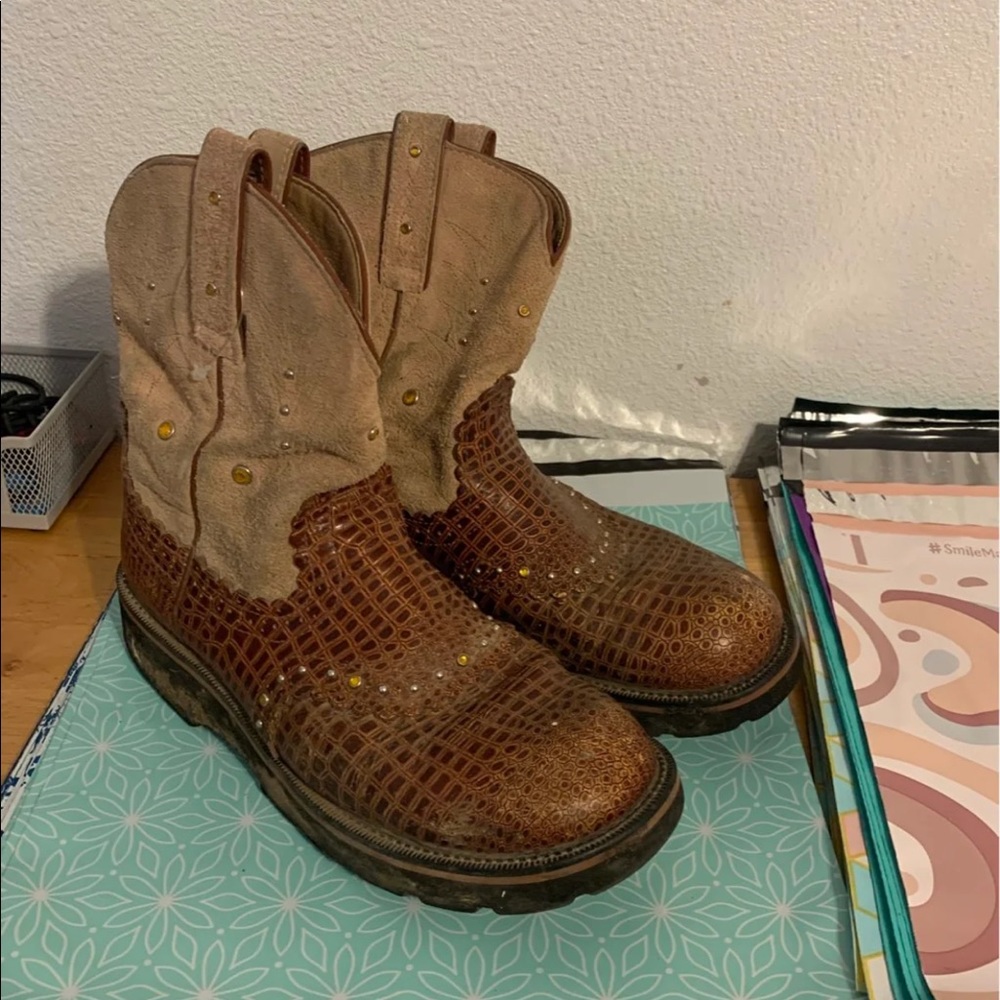 Size 9 Ariat Fatbaby Cowboy Boots